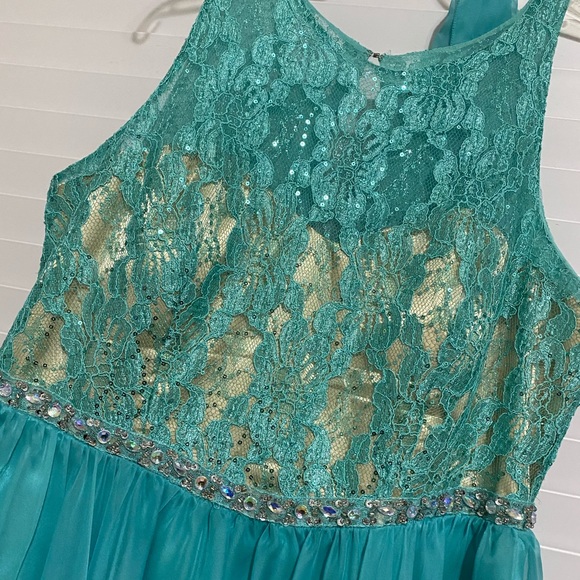 Home coming dress short - Picture 2 of 3